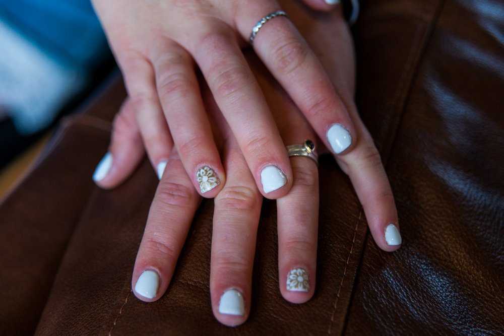 brides nails decorative