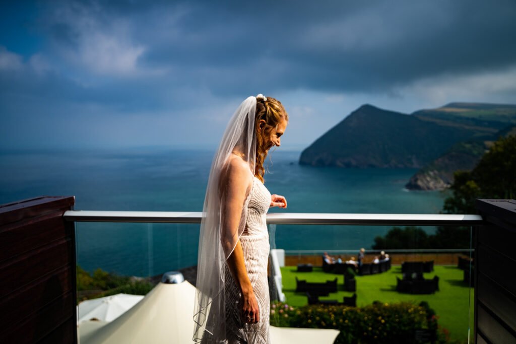 bride portrait sea veiw