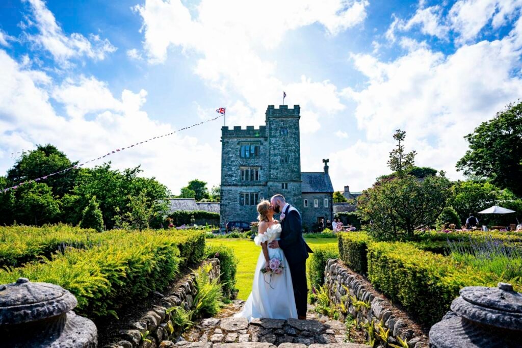 Bride and groom at Pengersick castle cornwall