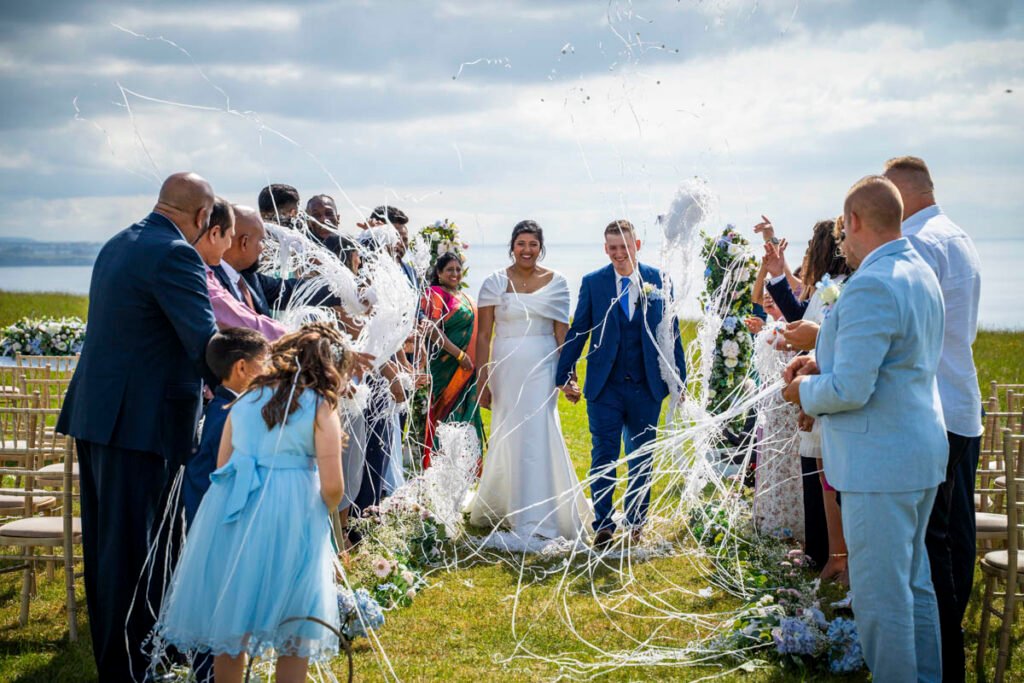 bride and groom string confetti
